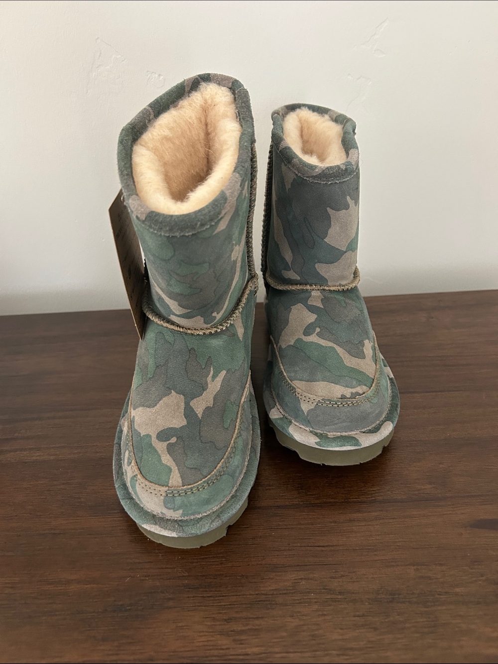 NWT Bearpaw Kids Brady Camo Suede Boots Youth/Size 2
